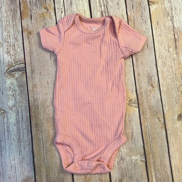 Baby Girls Newborn Ribbed Onesies- Dusty Rose and Dusty Green - Picture 3 of 6